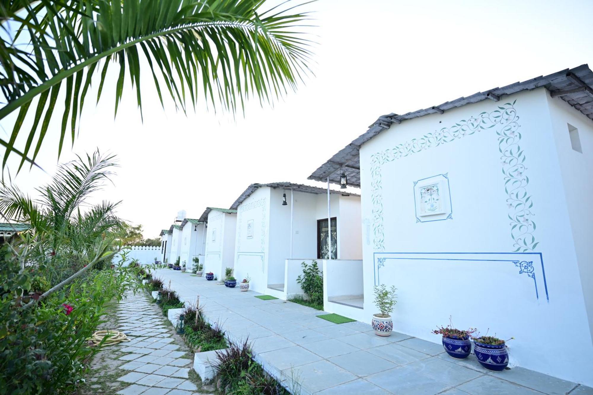 The Castle Crown - Hem Vilas Resort Ranthambhore Sawai Madhopur Bagian luar foto