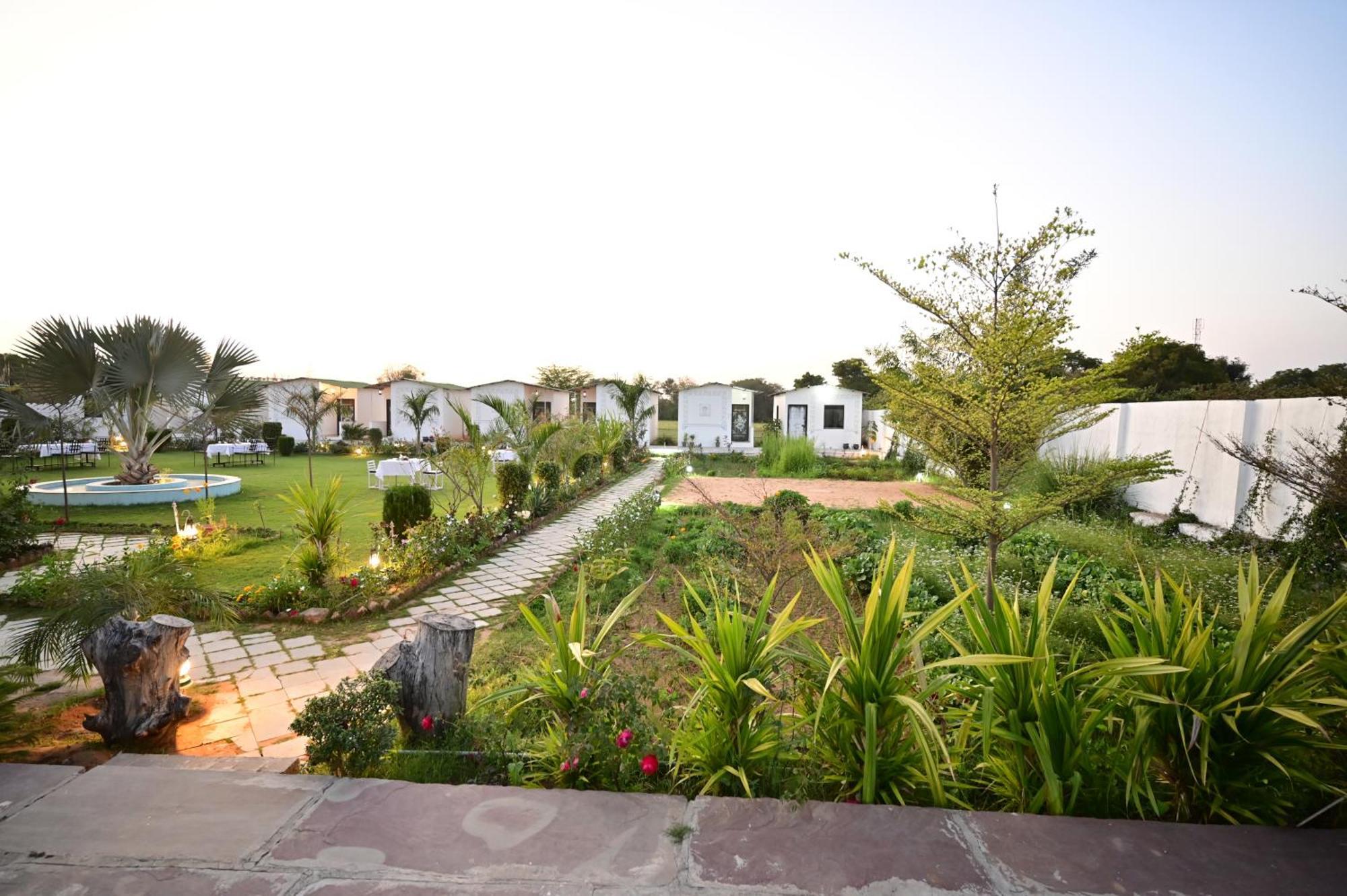 The Castle Crown - Hem Vilas Resort Ranthambhore Sawai Madhopur Bagian luar foto
