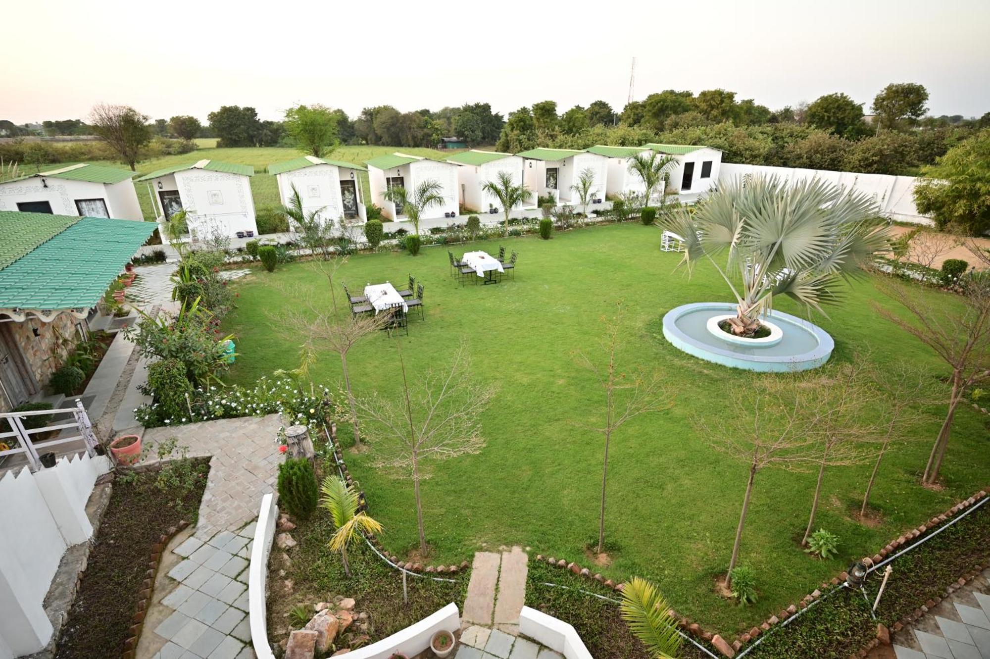 The Castle Crown - Hem Vilas Resort Ranthambhore Sawai Madhopur Bagian luar foto