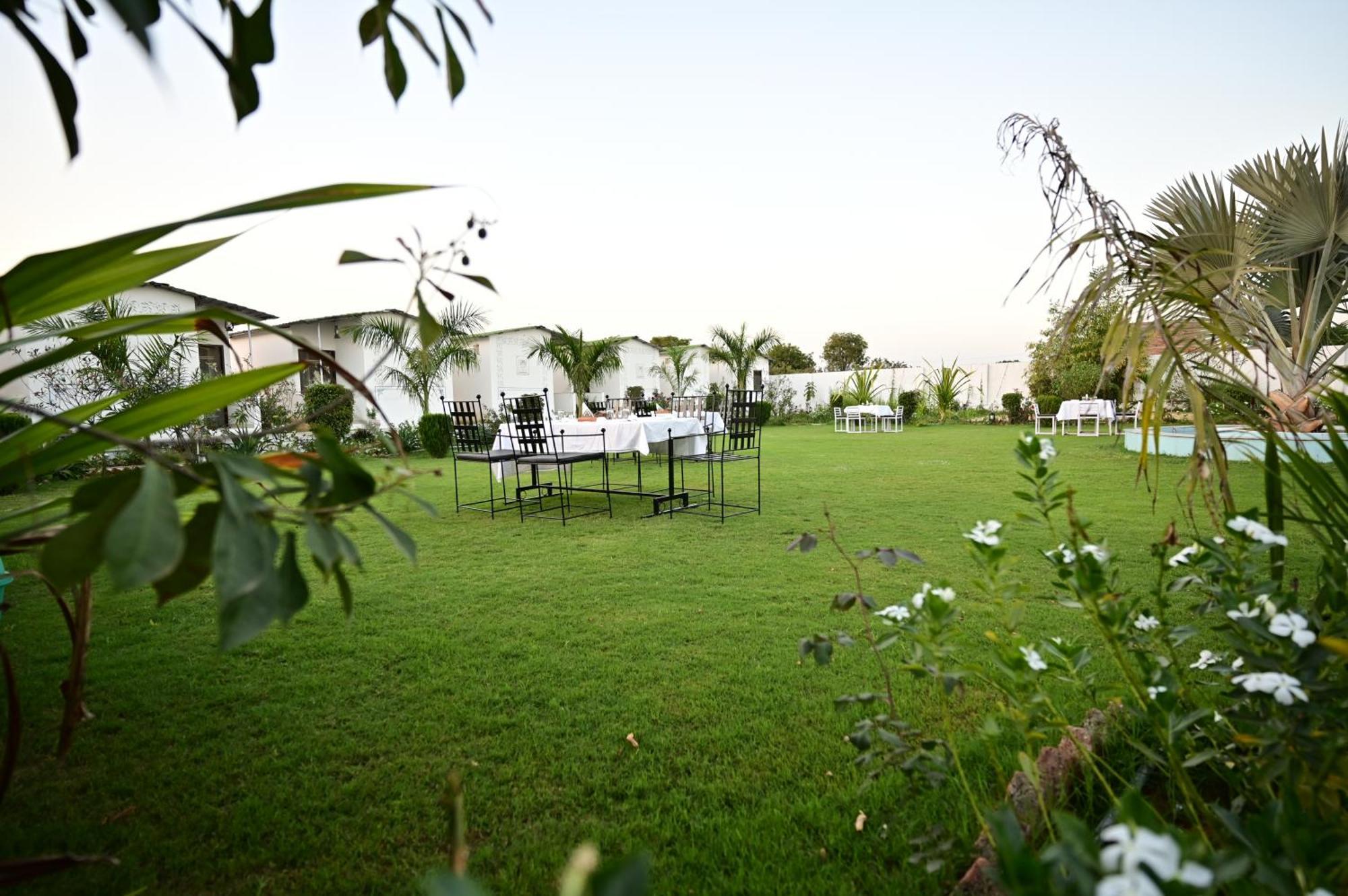 The Castle Crown - Hem Vilas Resort Ranthambhore Sawai Madhopur Bagian luar foto