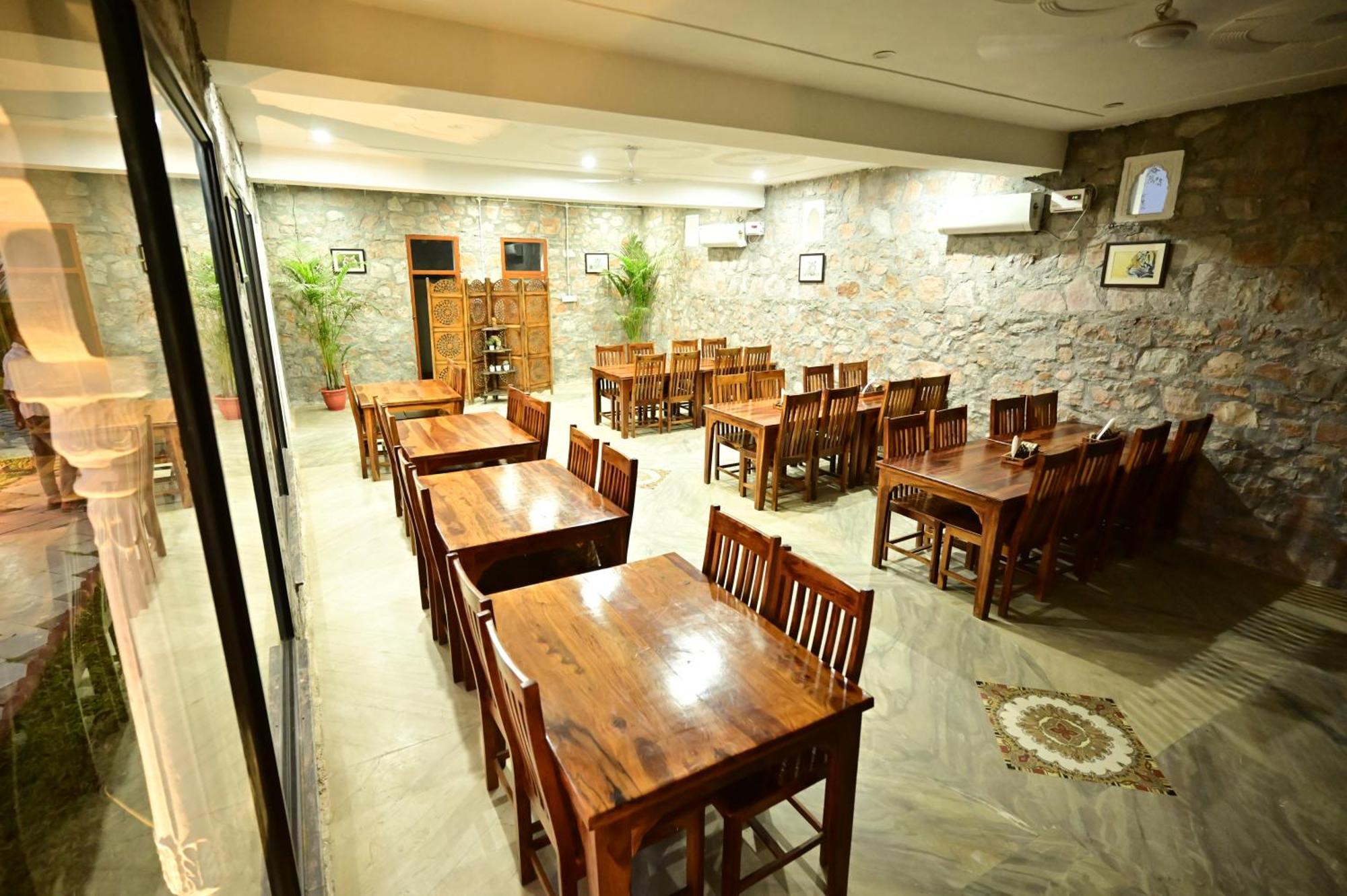 The Castle Crown - Hem Vilas Resort Ranthambhore Sawai Madhopur Bagian luar foto