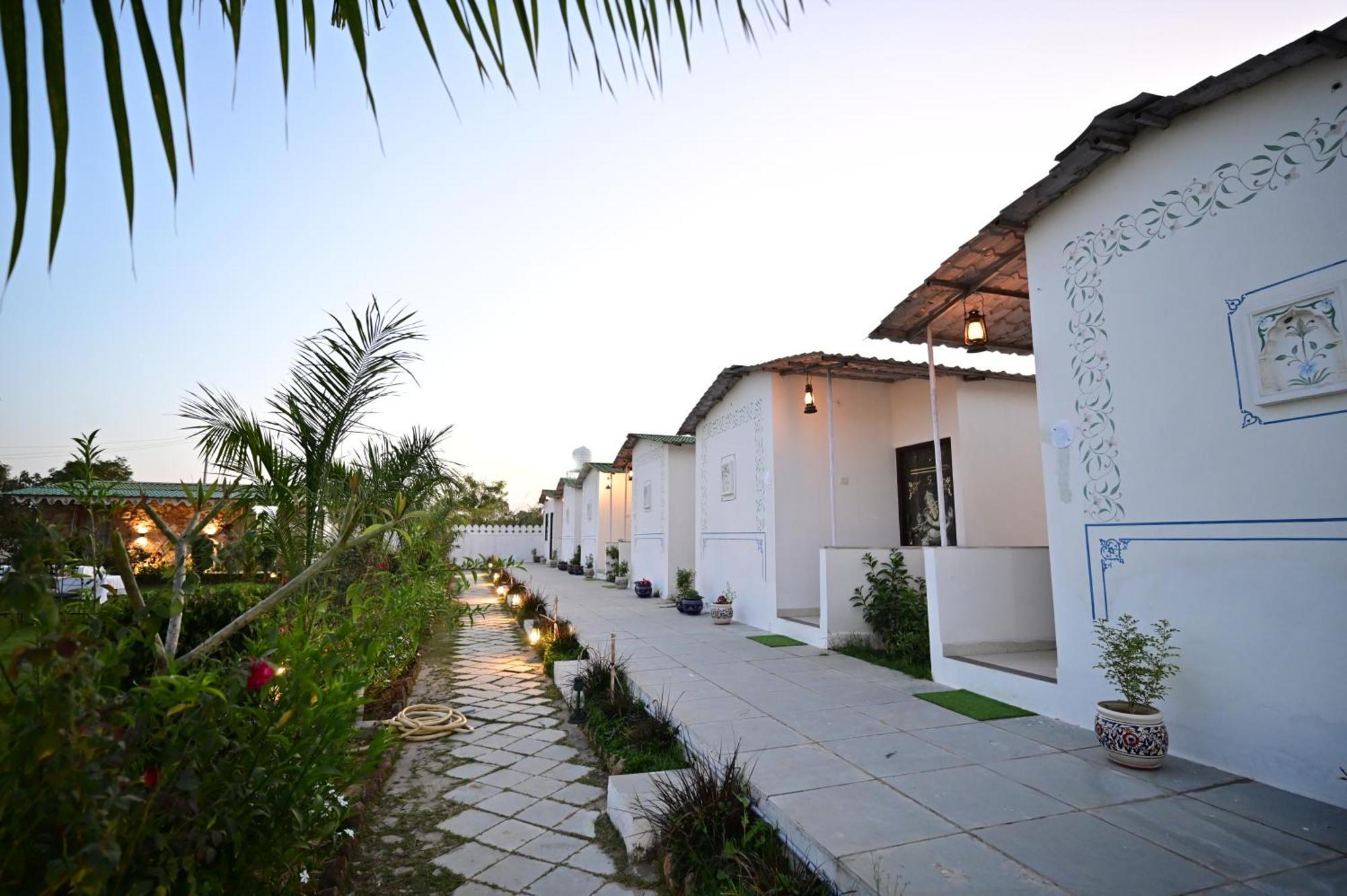 The Castle Crown - Hem Vilas Resort Ranthambhore Sawai Madhopur Bagian luar foto