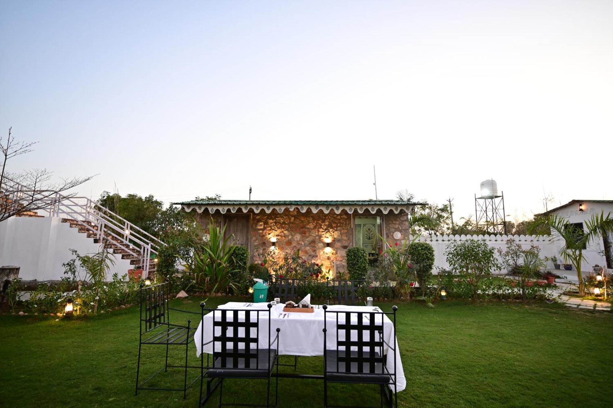 The Castle Crown - Hem Vilas Resort Ranthambhore Sawai Madhopur Bagian luar foto