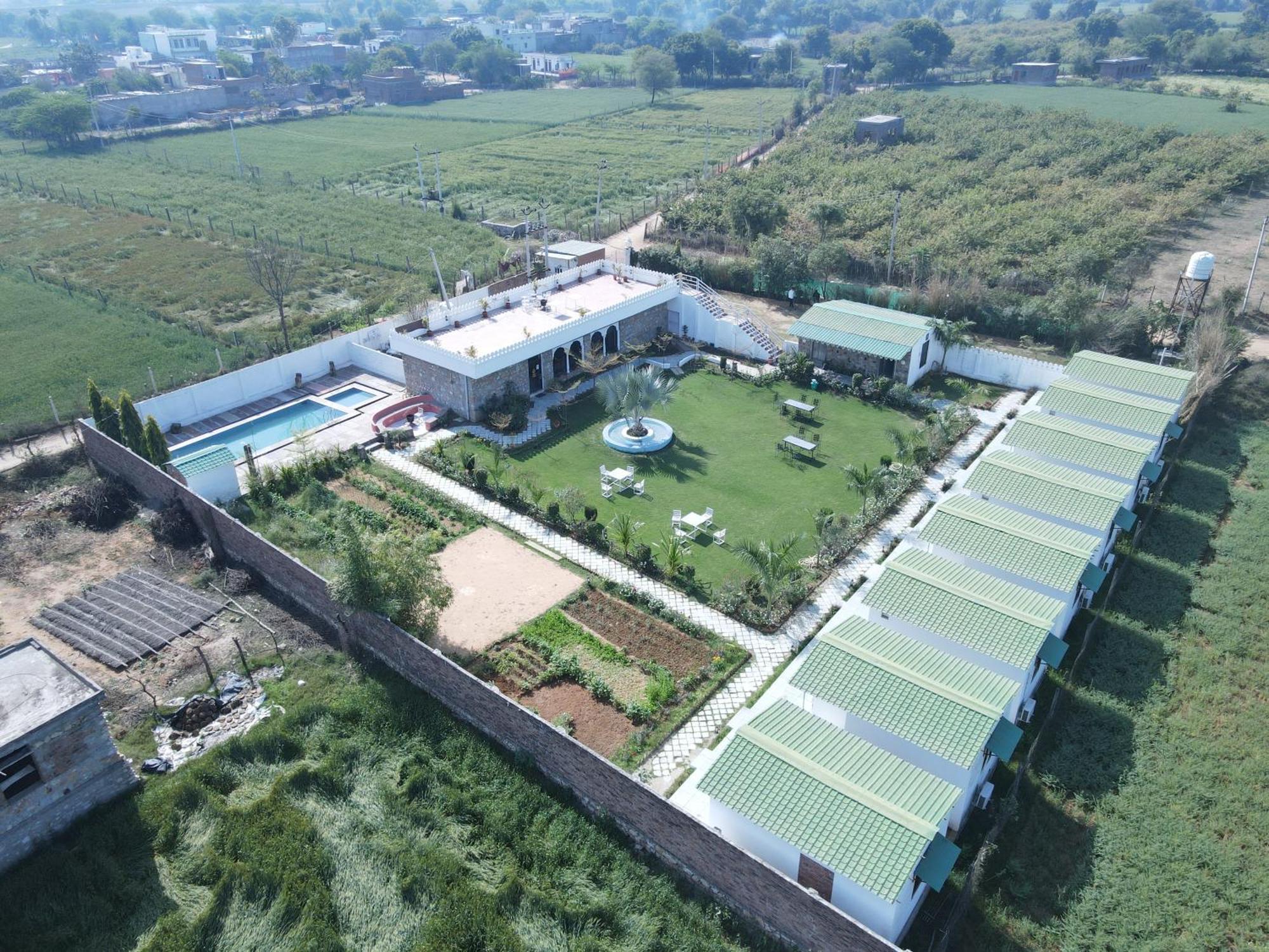The Castle Crown - Hem Vilas Resort Ranthambhore Sawai Madhopur Bagian luar foto